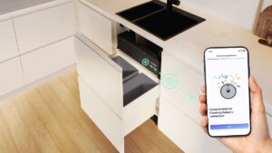 Weltweit erster Einbau Saug- und Wischroboter